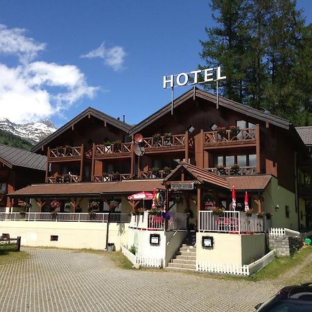 Hotel Alpenhof Oberwald Eksteriør billede